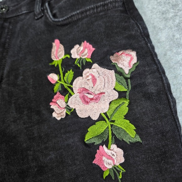 Guess Los Angeles Floral Embroidered Denim Jean Shorts Women's Size 28 Black‎ - Picture 9 of 15
